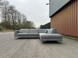 NIEUWSTAAT - Design on Stock Aikon Hoekbank NP: €8.000
