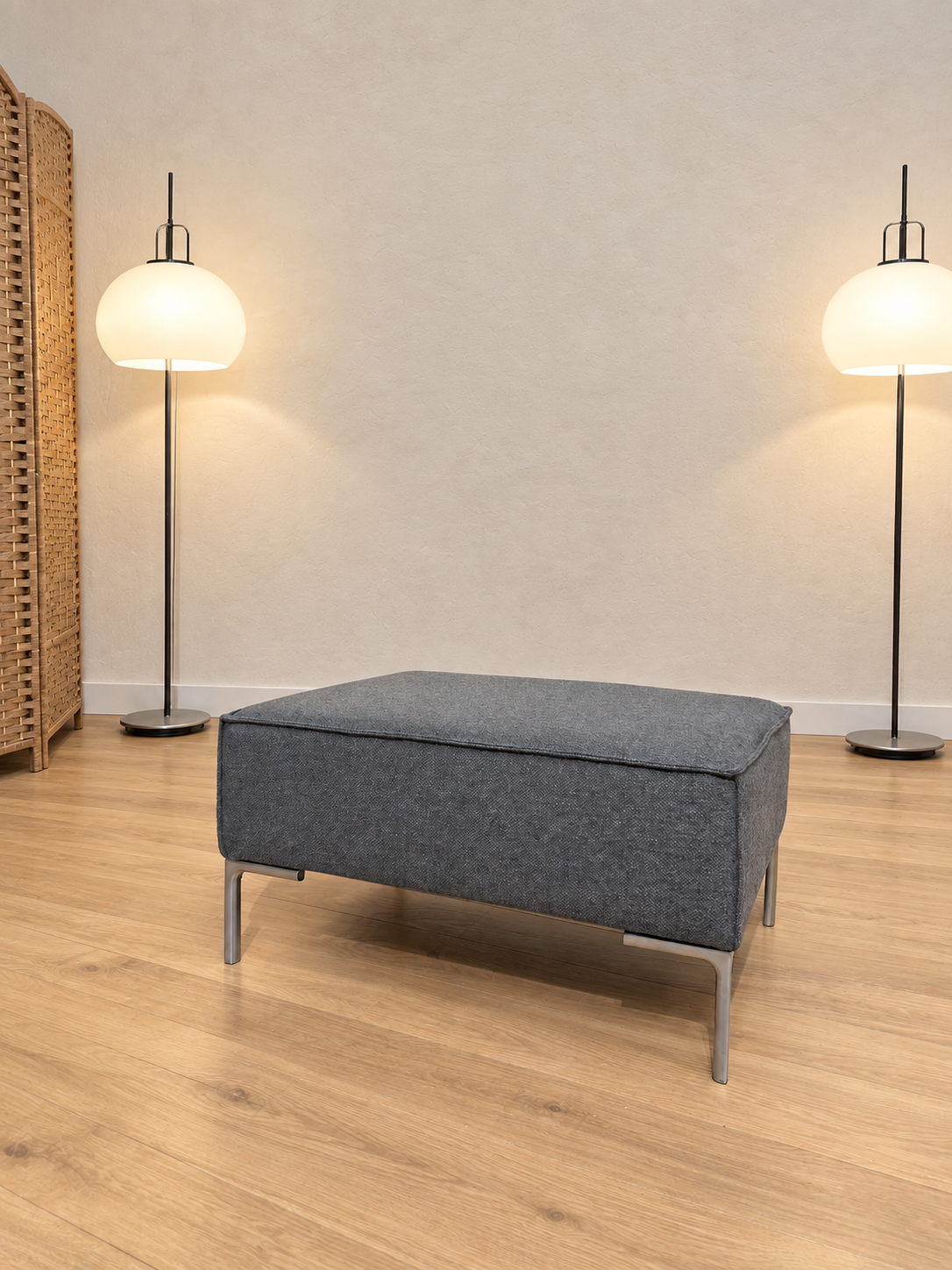NIEUW GESTOFFEERD Design on Stock Bloq Hocker + GARANTIE