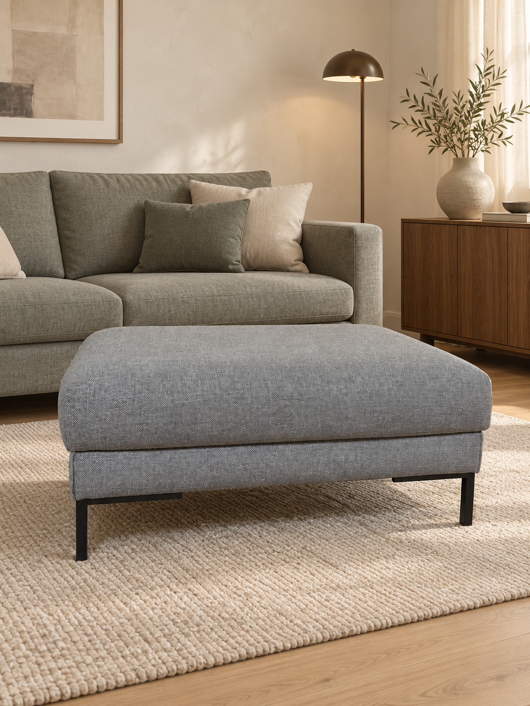 ZGAN Design on Stock Aikon Lounge Hocker Milton Magnet