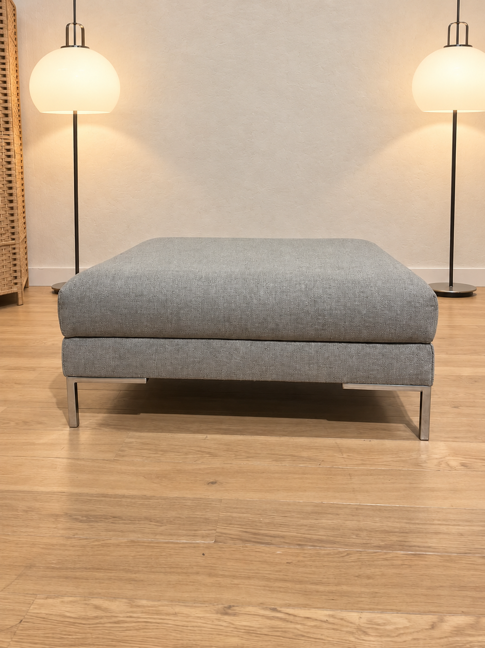 NIEUWSTAAT Design on Stock Aikon Hocker NP €1.250 + GARANTIE