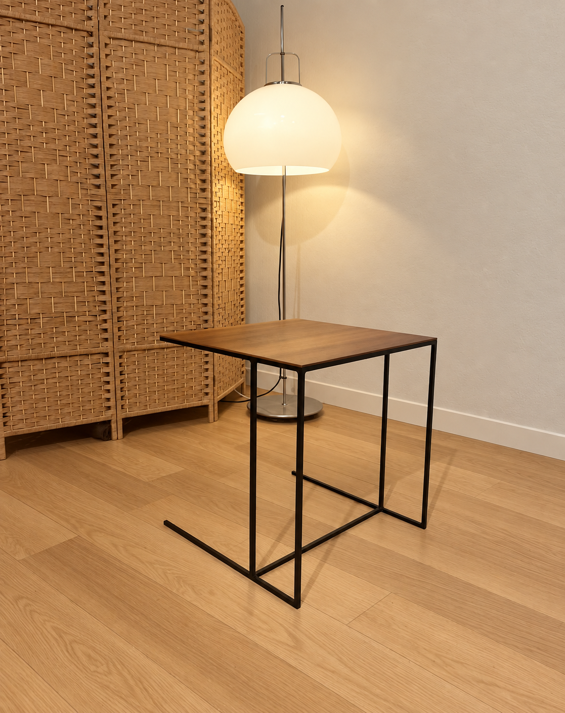 NIEUWSTAAT Minotti Side Table NP €2.300 + GARANTIE