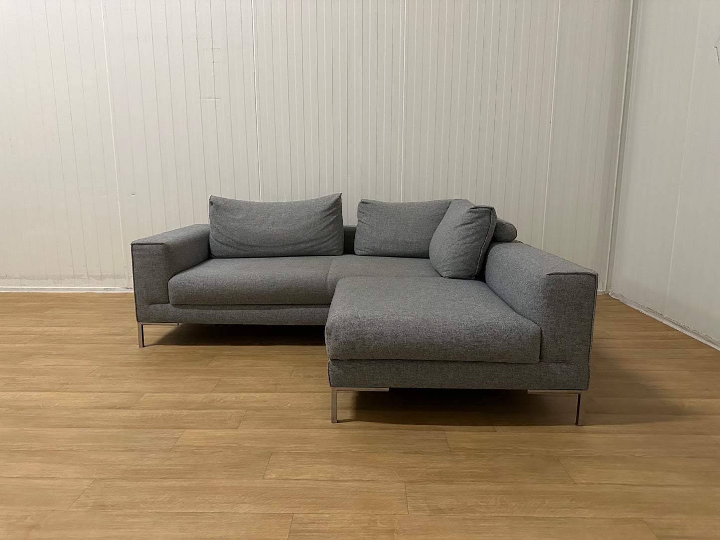 ZGAN Design on Stock Aikon Hoekbank NP: €7.000