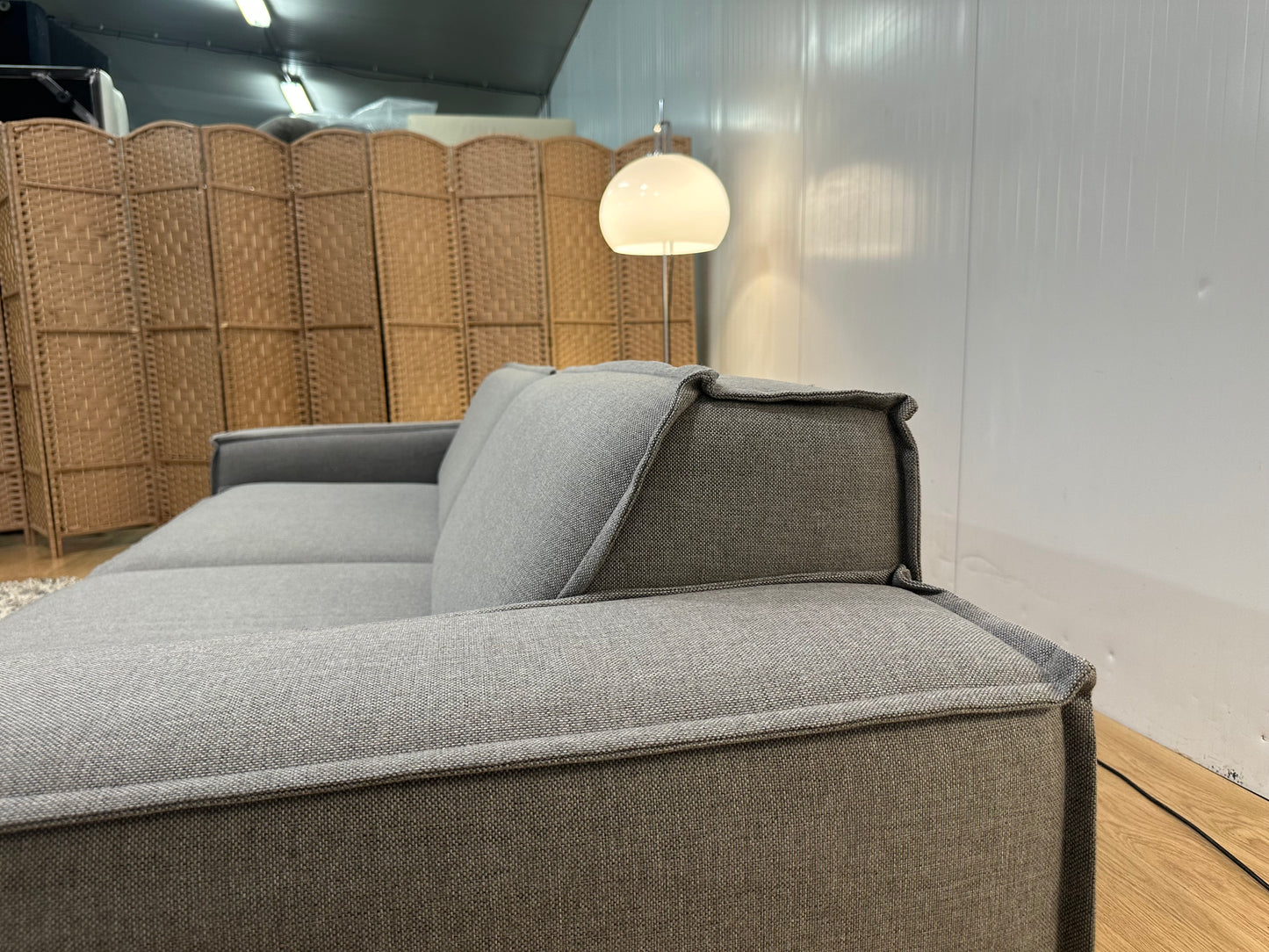 Grijze Fést 3-zits Bank Kvadrat Wol 250 cm Breed NP: €4.000