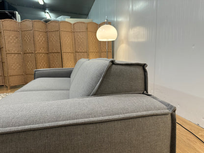 Grijze Fést 3-zits Bank Kvadrat Wol 250 cm Breed NP: €4.000
