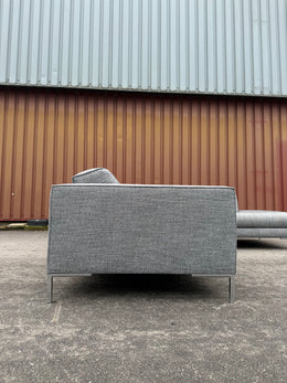 NIEUWSTAAT - Design on Stock Aikon Hoekbank NP: €8.000