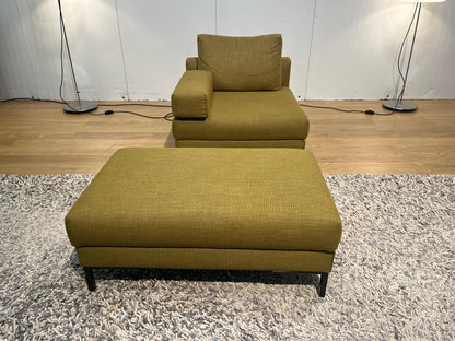 ZGAN Design on Stock Aikon Lounge Fauteuil + Hocker Okergeel