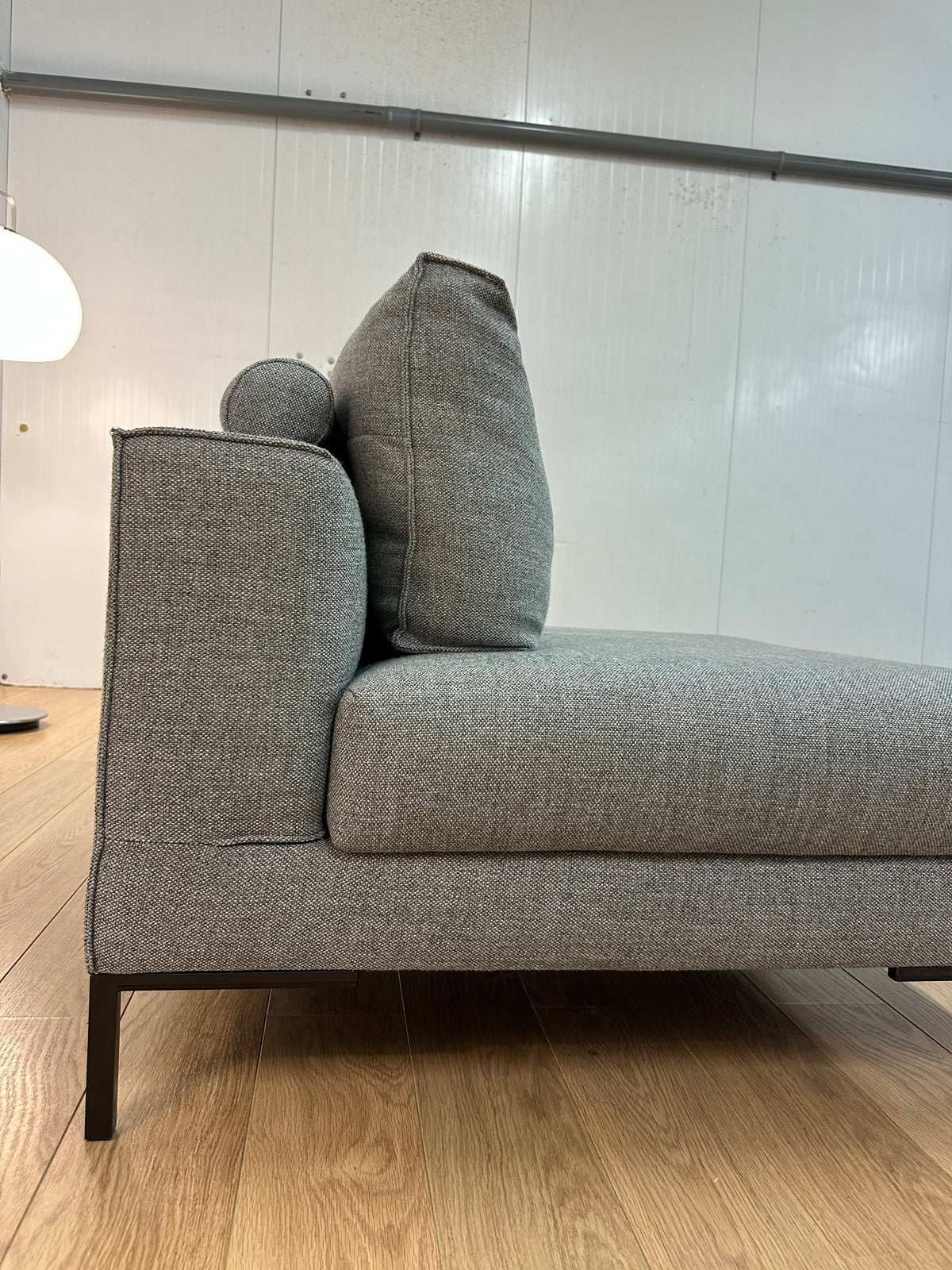 Design on Stock Fauteuil Milton