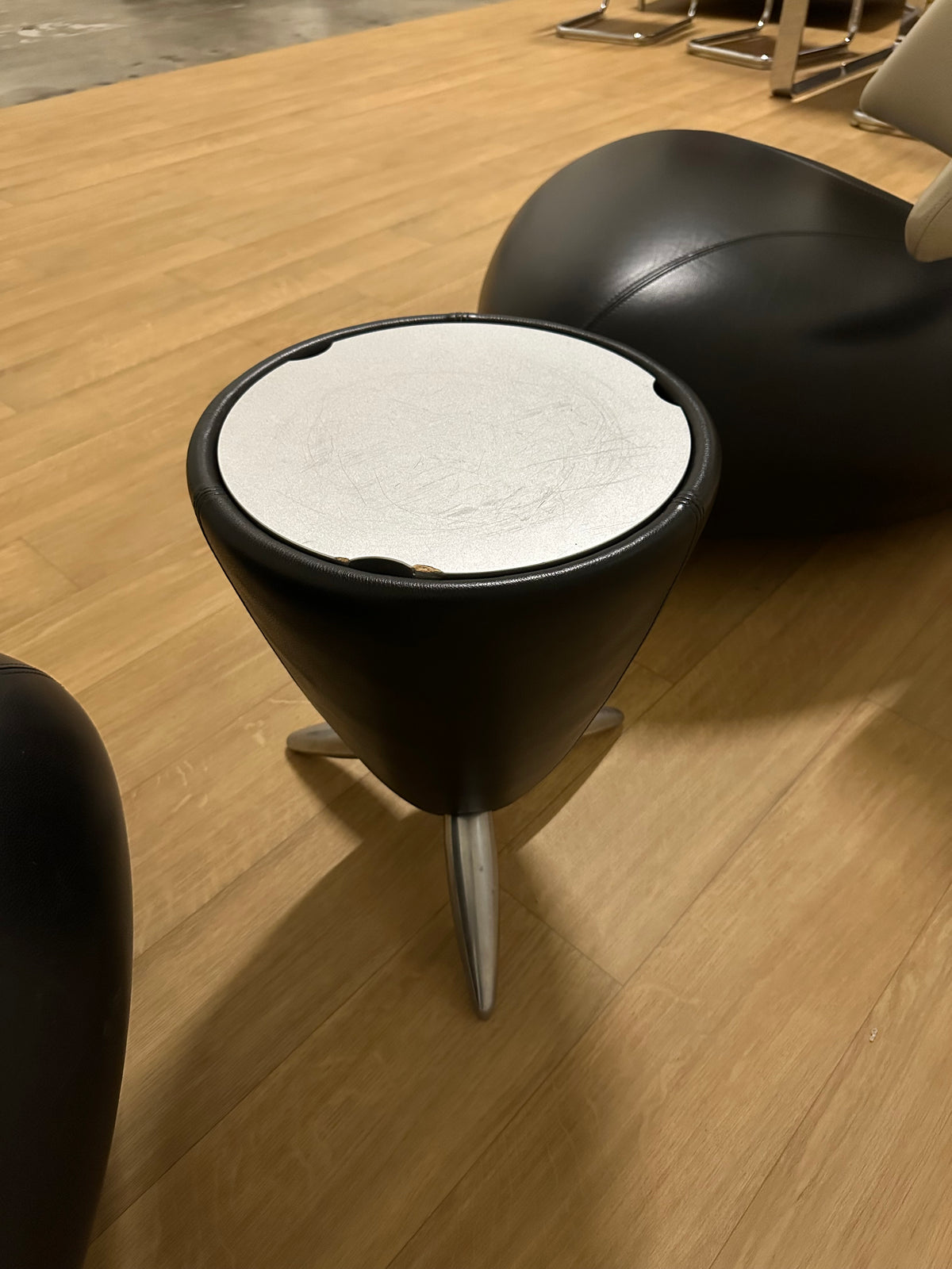 Leolux Pallone Fauteuil Set met Leolux TamTam NP: €5.500