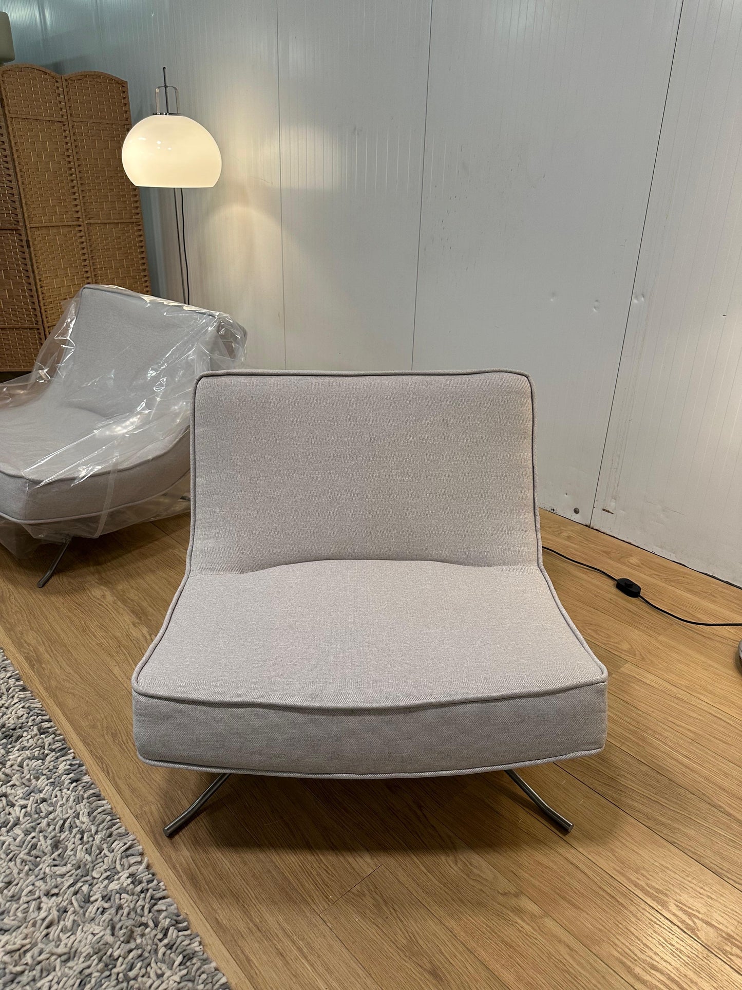 2x Nieuw Gestoffeerde Ligne Roset Pop Lounge Fauteuils