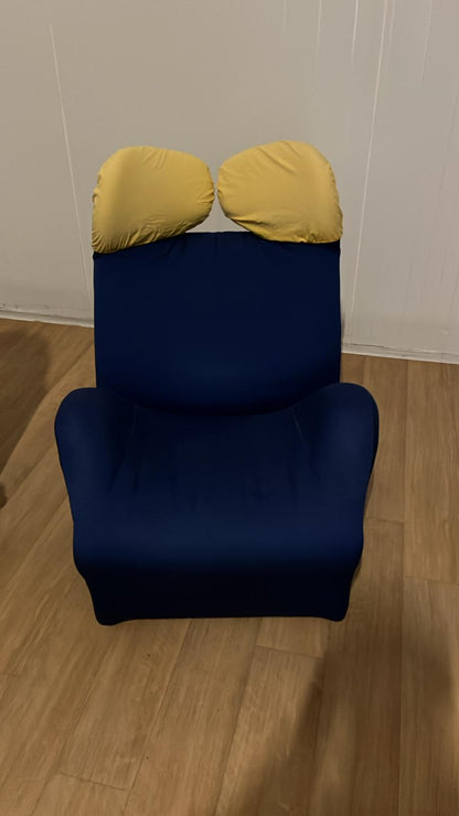ZGAN 2x Cassina Wink Lounge Fauteuil Blauw | NP: €8.000