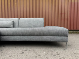 NIEUWSTAAT - Design on Stock Aikon Hoekbank NP: €8.000