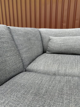 NIEUWSTAAT - Design on Stock Aikon Hoekbank NP: €8.000