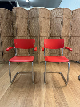 NIEUWSTAAT 2x Rode Thonet Eetkamerstoelen
