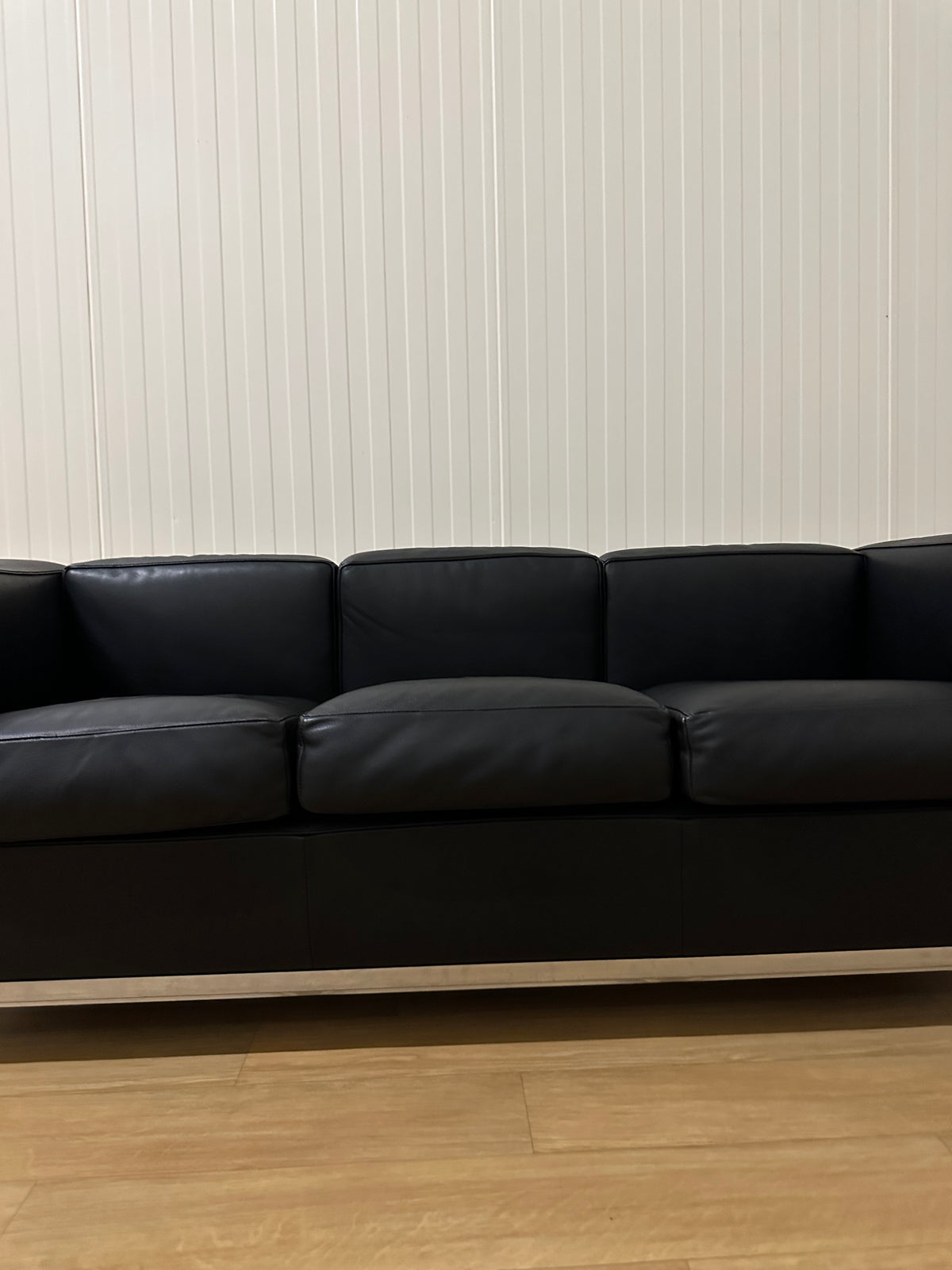 NIEUWSTAAT Cassina LC2 Le Corbusier 3-Zitsbank | NP: €12.500