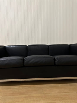 NIEUWSTAAT Cassina LC2 Le Corbusier 3-Zitsbank | NP: €12.500