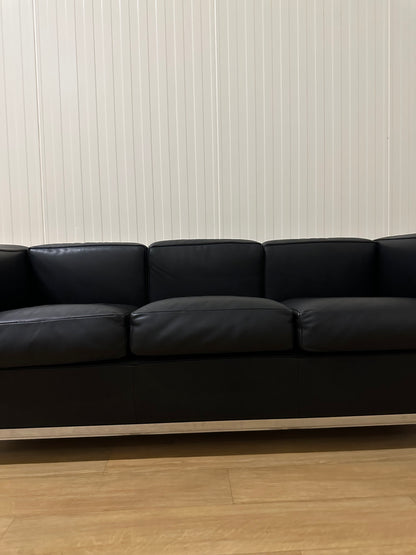 NIEUWSTAAT Cassina LC2 Le Corbusier 3-Zitsbank | NP: €12.500