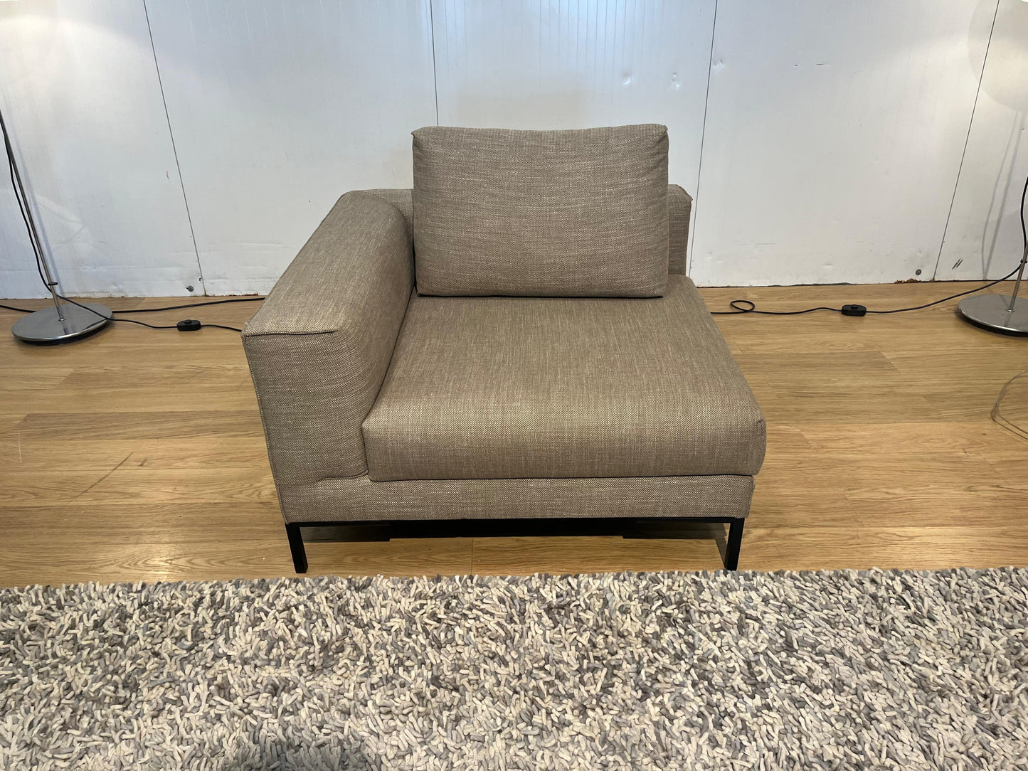 Beige Design on Stock Aikon Lounge Fauteuil