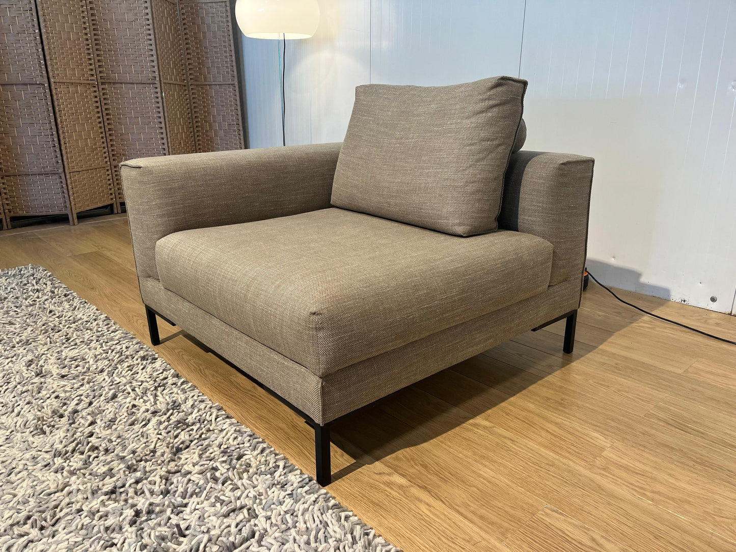 Beige Aikon Fauteuil / Element – Matzwarte poten