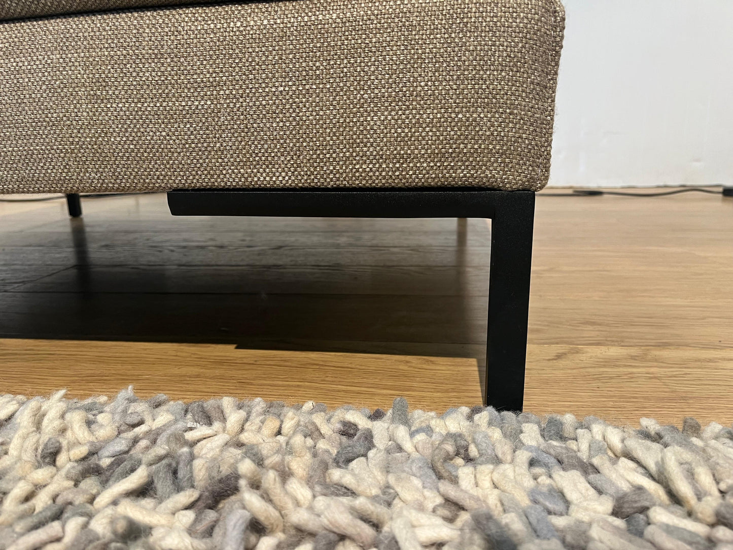 Beige Aikon Fauteuil / Element – Matzwarte poten