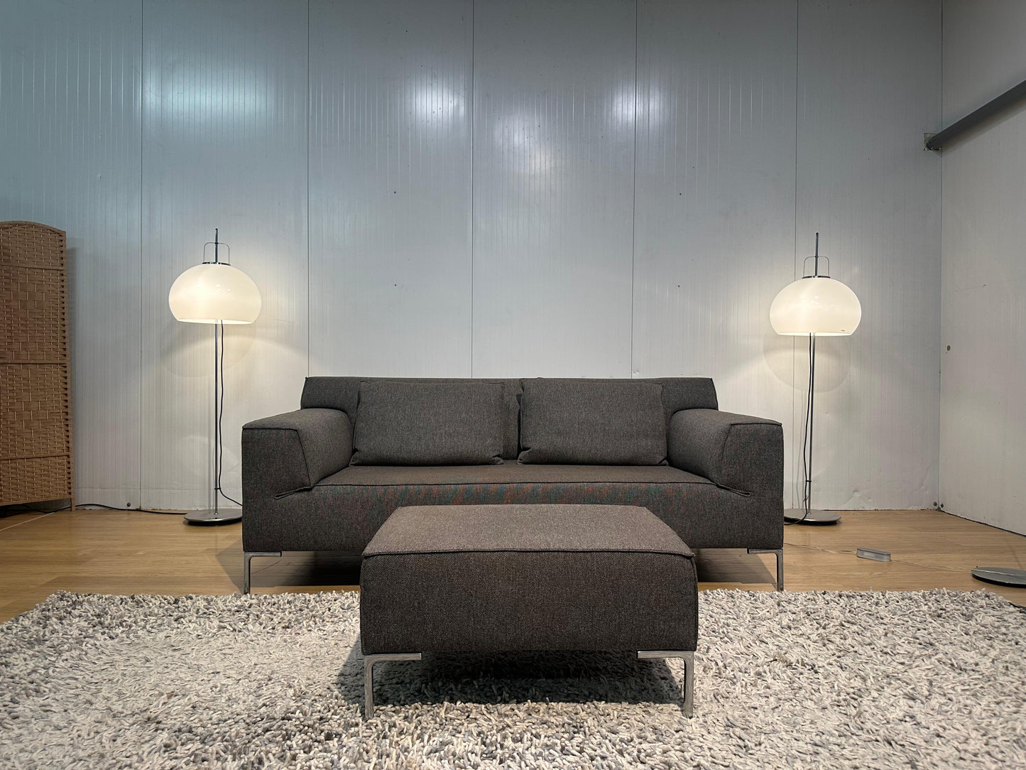 Design on Stock Bloq Bank 2,5-zits + Hocker & Kussens