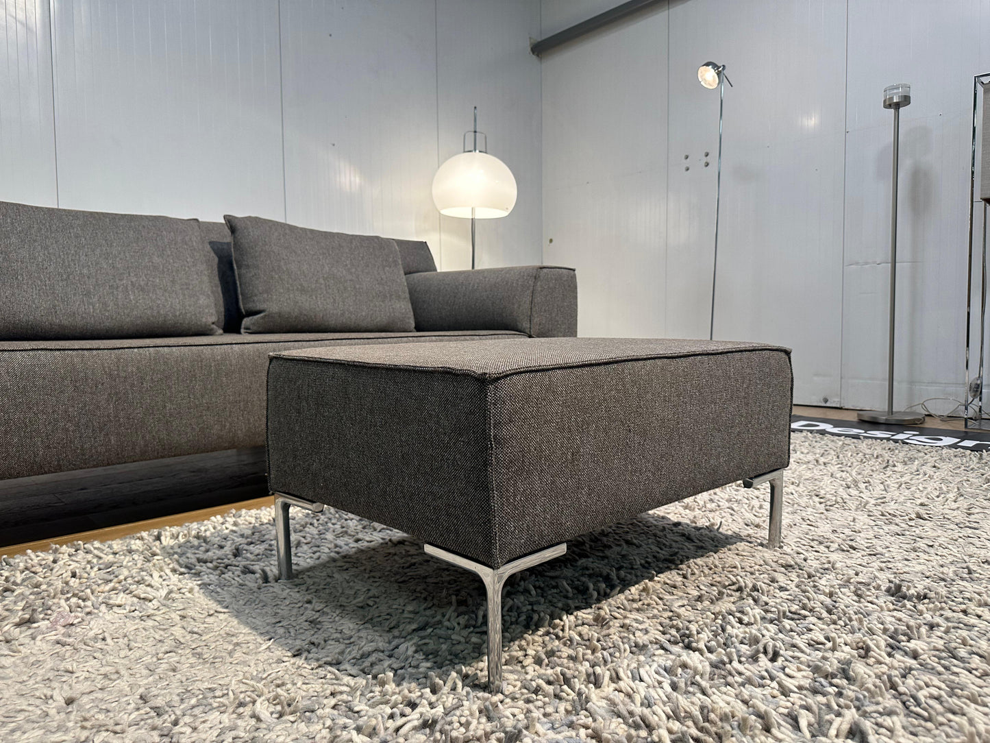 Design on Stock Bloq Bank 2,5-zits + Hocker & Kussens