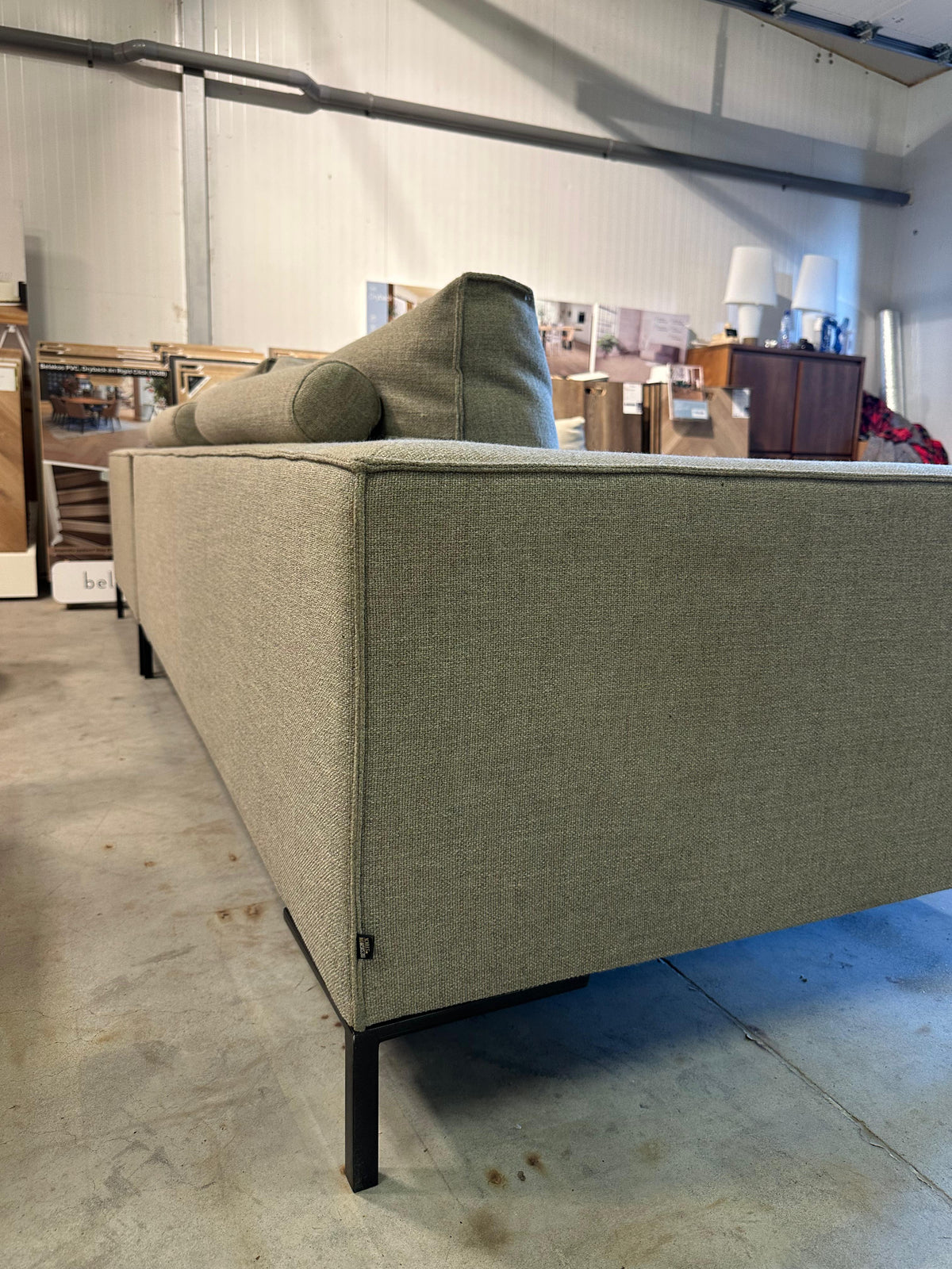 ZGAN Design on Stock Bloq Hocker Lichtbruin