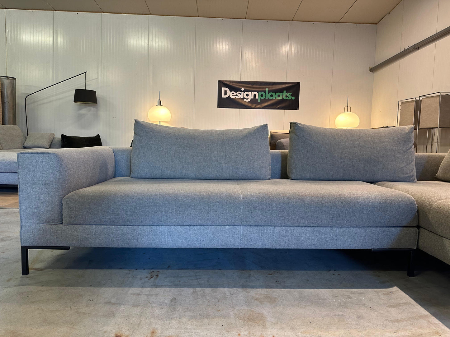 ZGAN Design on Stock Bloq Hocker Lichtbruin