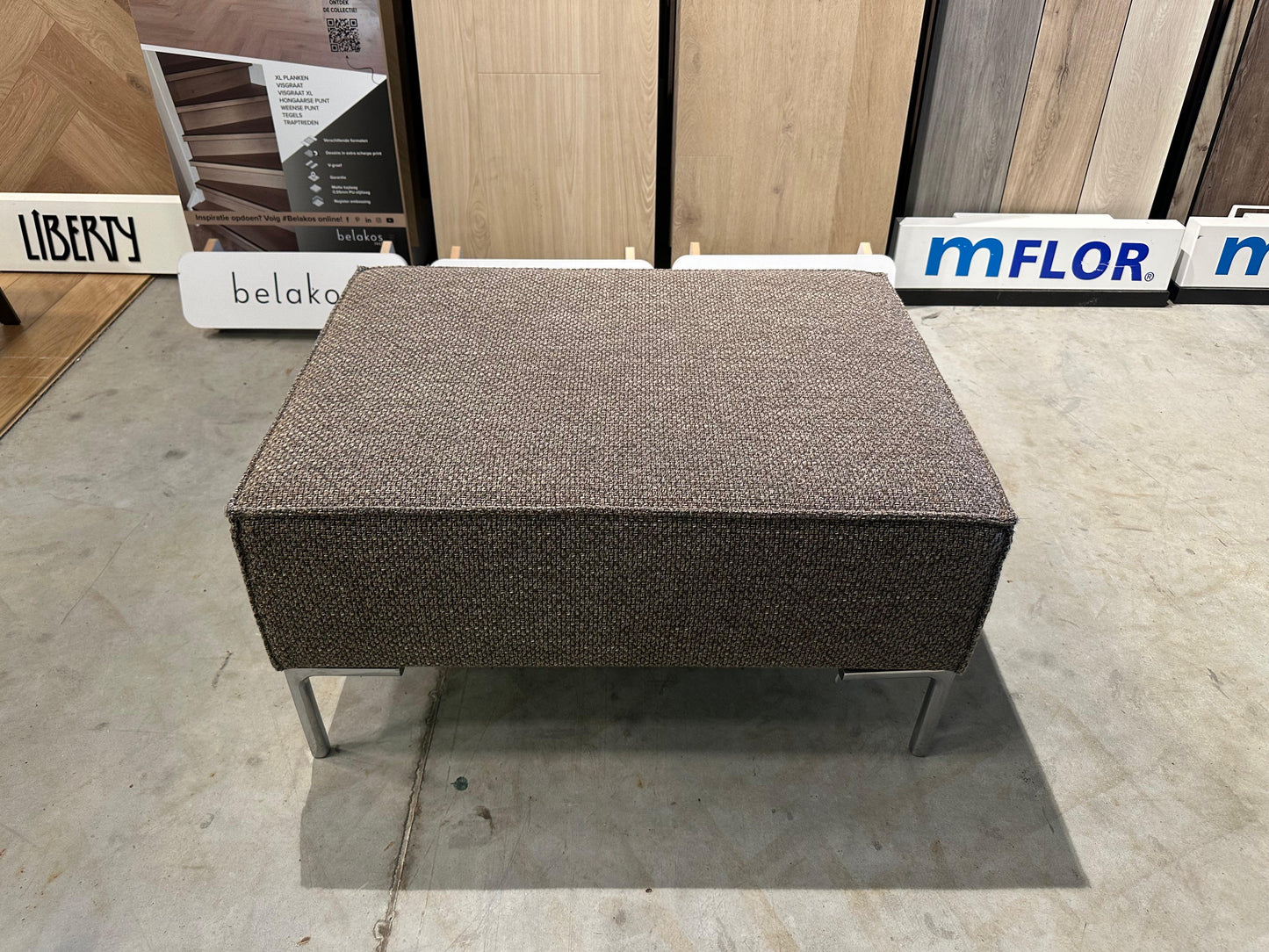 Design on stock Bloq Hocker