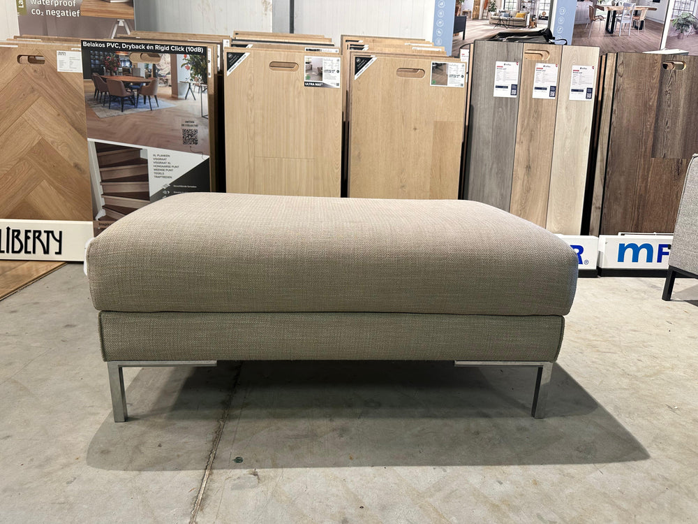 Design on Stock Aikon Hocker Beige – NP: €1.250