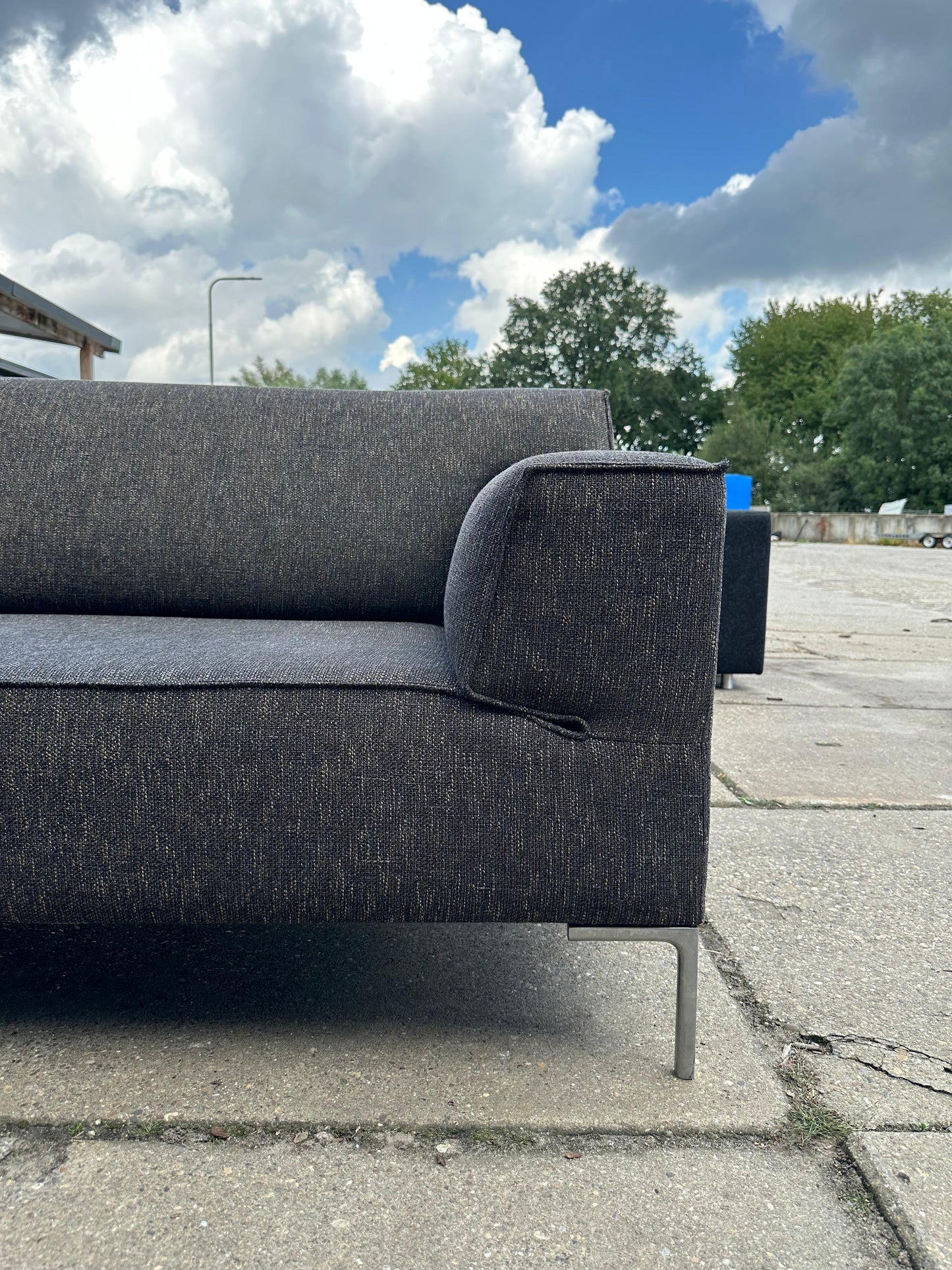 Design on Stock Bloq 3-Zits Bank Bruin – NP: €5.500