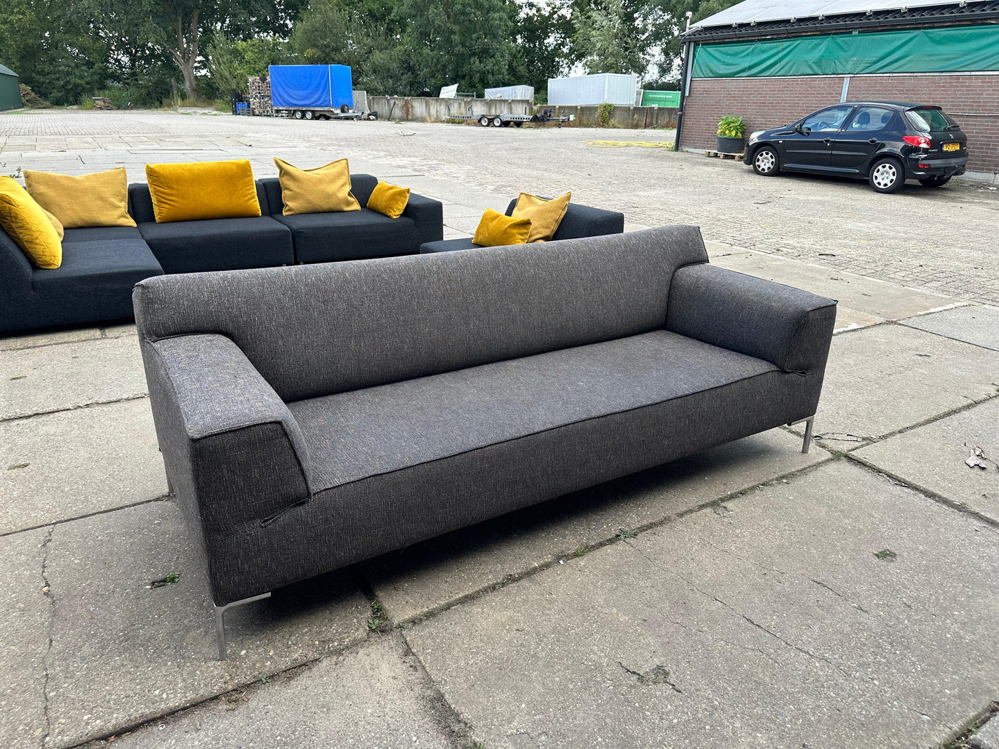 Design on Stock Bloq 3-Zits Bank Bruin – NP: €5.500