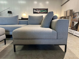 ZGAN Design on Stock Aikon Lounge + Hocker – NP: €9.000