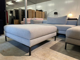 ZGAN Design on Stock Aikon Lounge + Hocker – NP: €9.000