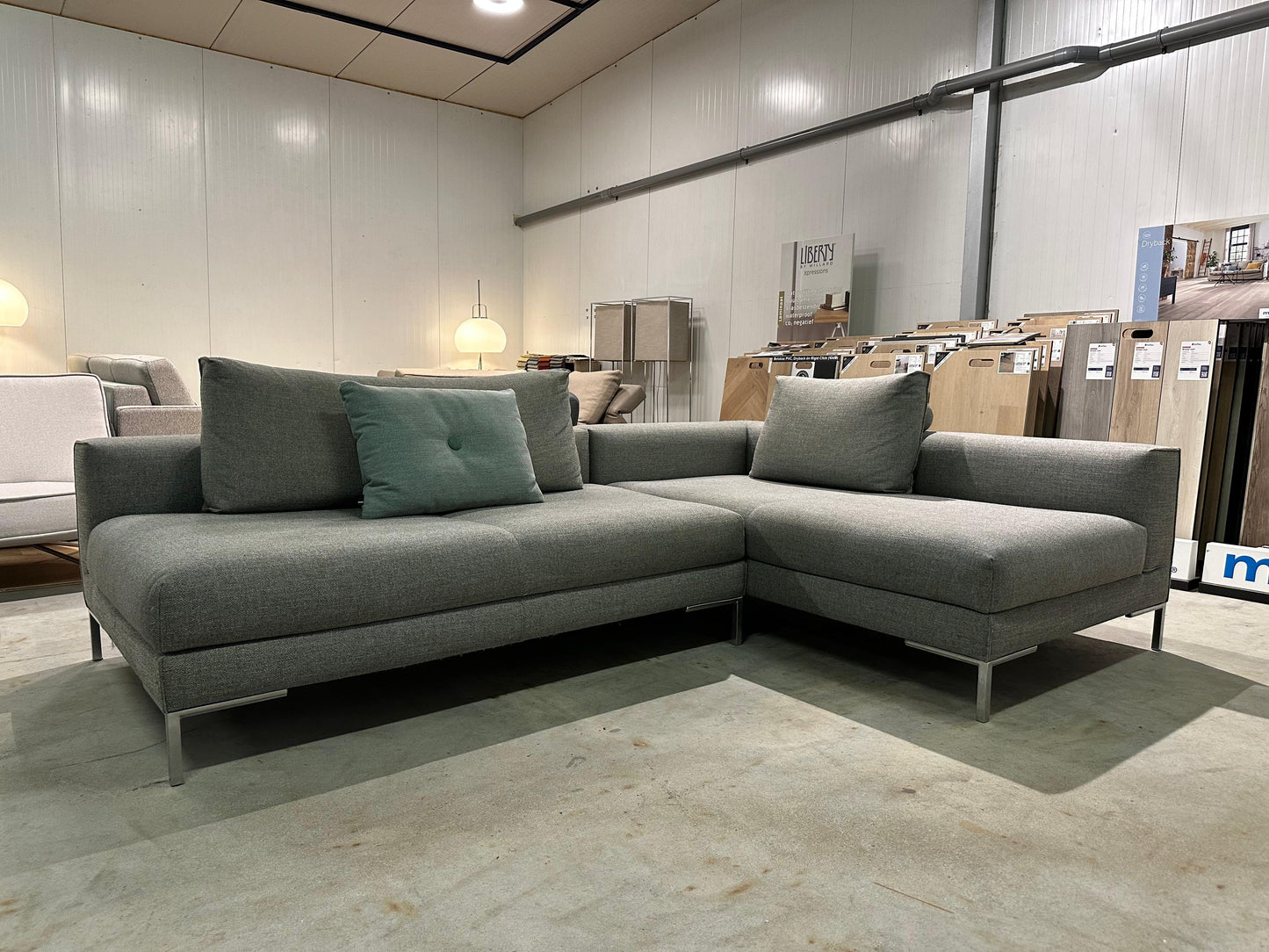 ZGAN Design on Stock Aikon Lounge Hoekbank – NP: €7.500