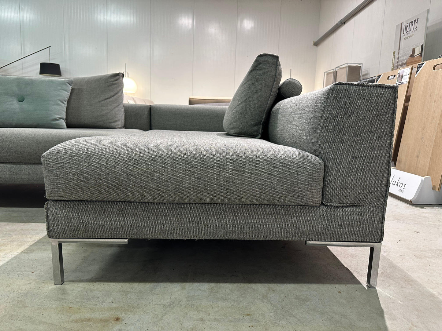 ZGAN Design on Stock Aikon Lounge Hoekbank – NP: €7.500