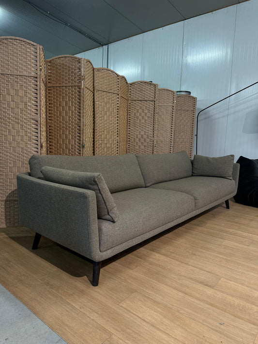 ZGAN Design on Stock Byen 5-Zits Taupe – NP: €5.500