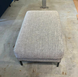 Nieuwstaat Design on Stock Aikon Hocker Lichtbeige NP €1.250