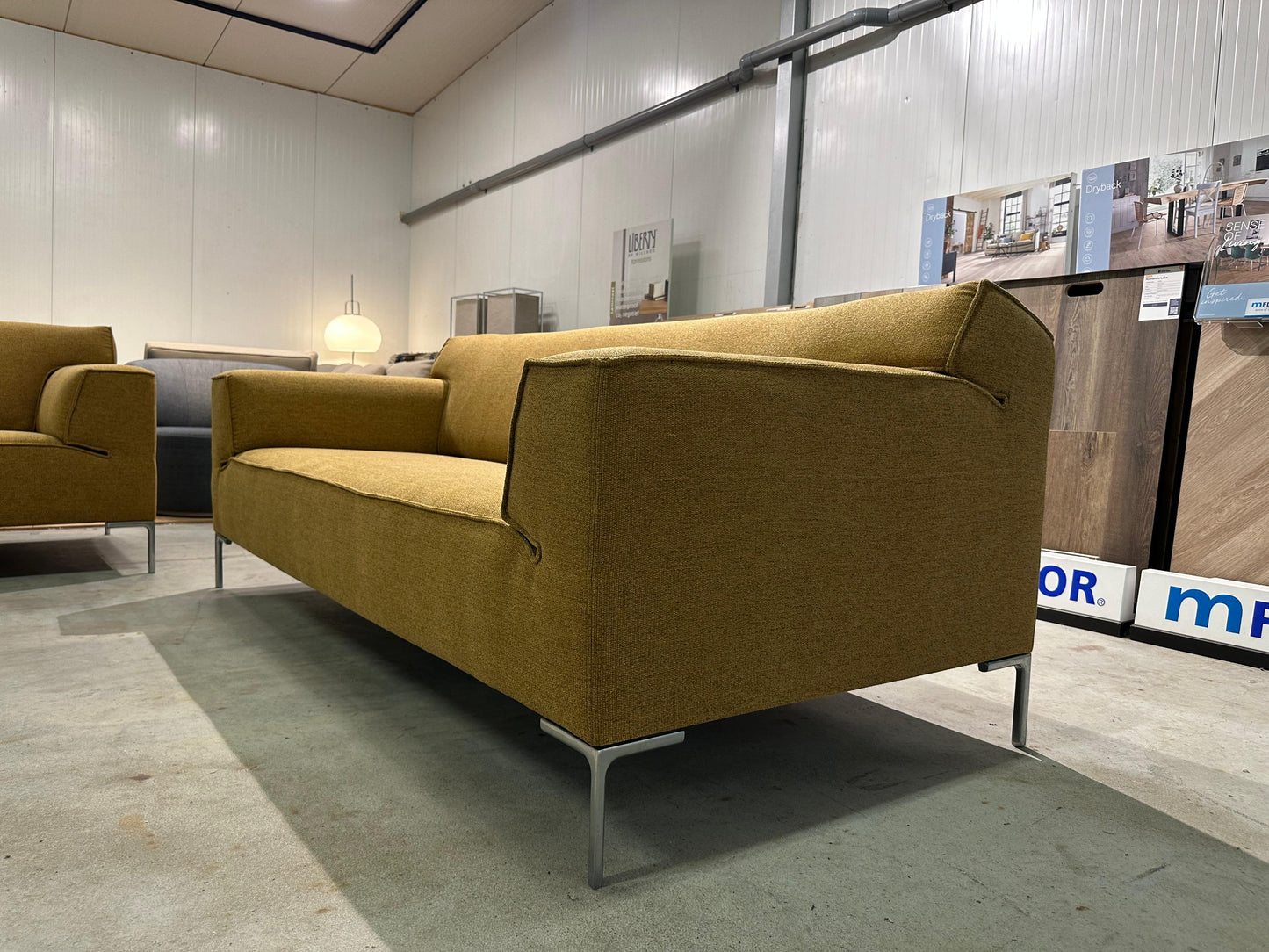 Nieuw Design on Stock Bloq 2.5-Zits Bank – NP: €8.000