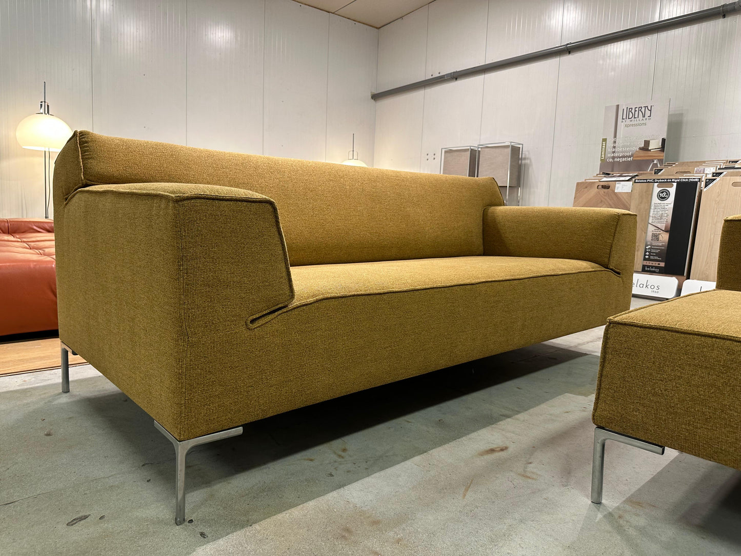 Nieuw Design on Stock Bloq 2.5-Zits Bank – NP: €8.000