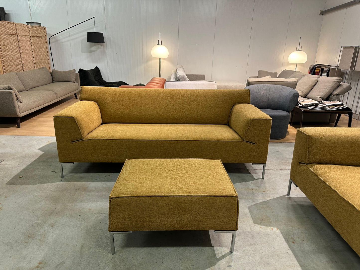 Nieuw Design on Stock Bloq 2.5-Zits Bank – NP: €8.000
