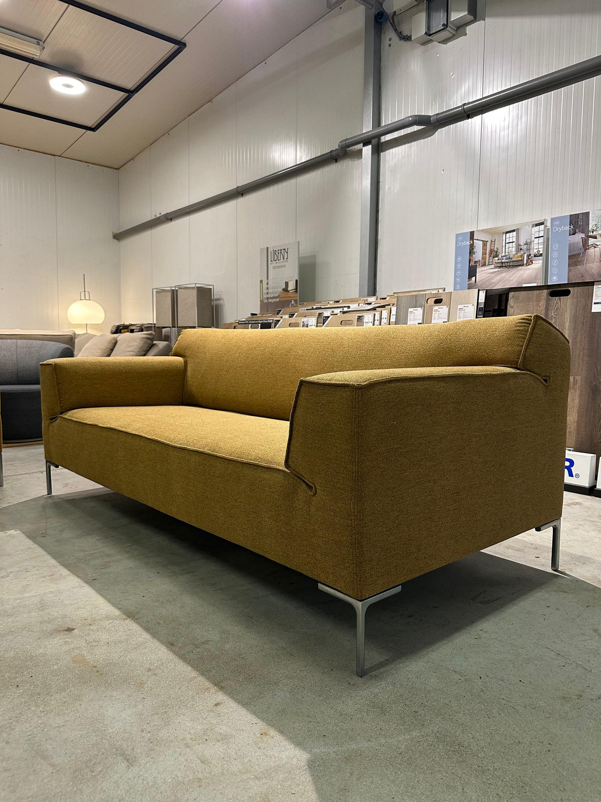Nieuw Design on Stock Bloq 2.5-Zits Bank – NP: €8.000