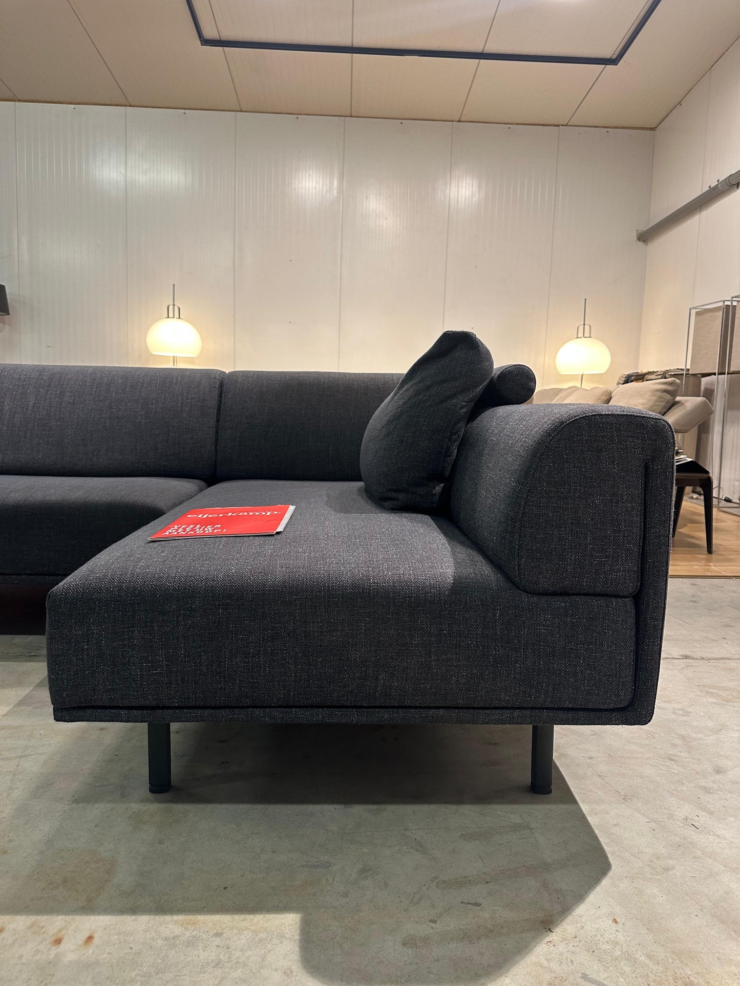 ZGAN Eyye Dura Hoekbank Deep Blue – NP: €8.000