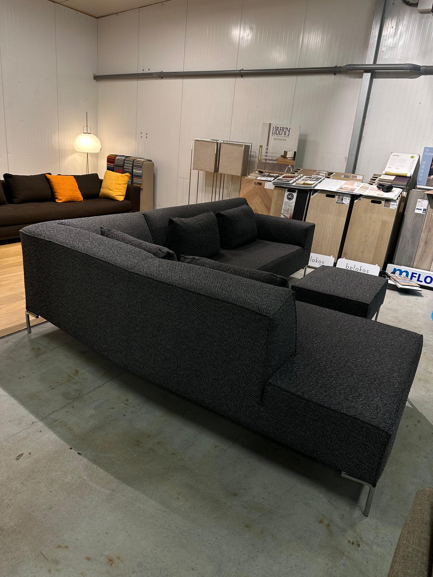 Design on Stock Bloq XXL Hoekbank + Hocker – NP: €8.000