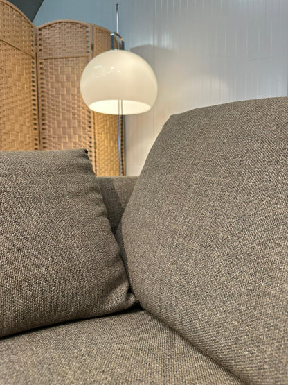 ZGAN Design on Stock Byen 5-Zits Taupe – NP: €6.500