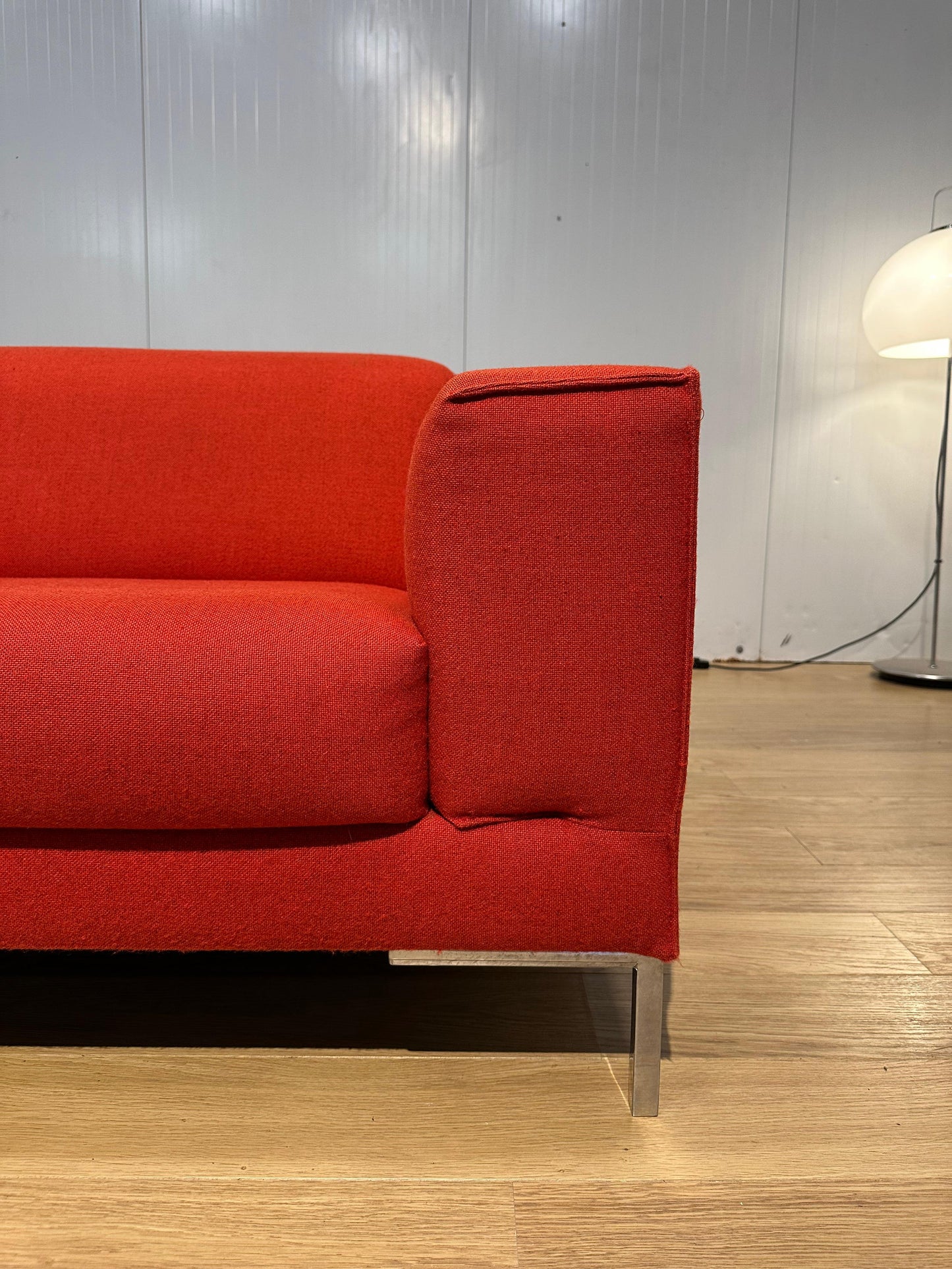 Design on Stock Aikon 3-Zits Rood Ploegwool – NP: €6.000