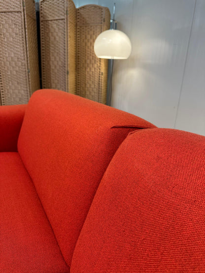 Design on Stock Aikon 3-Zits Rood Ploegwool – NP: €6.000