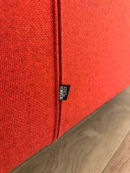 Design on Stock Aikon 3-Zits Rood Ploegwool – NP: €6.000