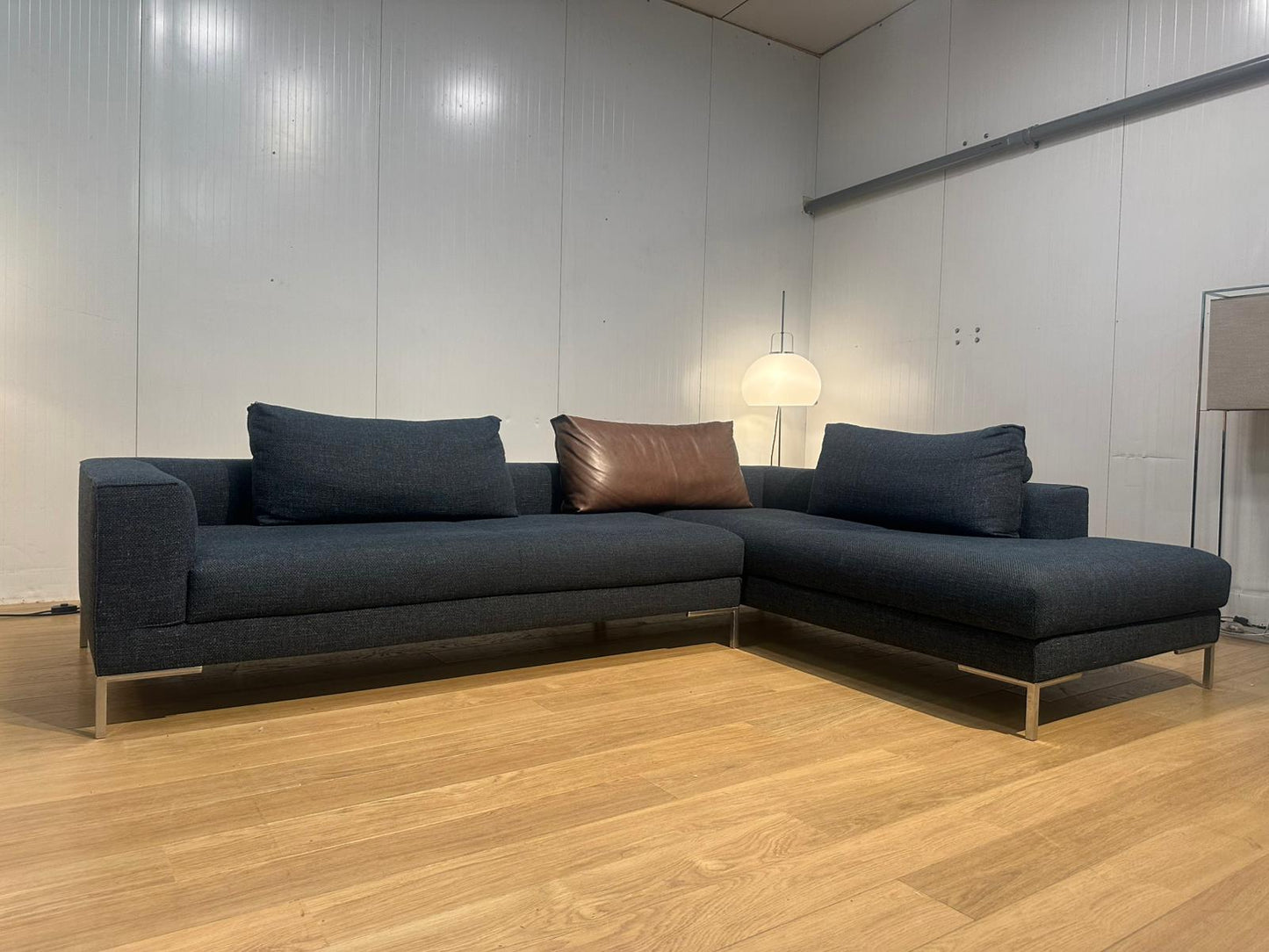 Design on Stock Aikon Lounge Hoekbank – NP: €7.500