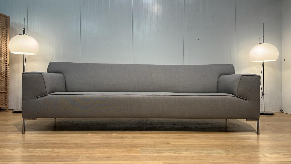 NIEUWSTAAT Design on Stock Bloq 4-Zits Ploegwol – NP: €4.500