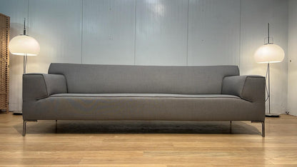 NIEUWSTAAT Design on Stock Bloq 4-Zits Ploegwol – NP: €4.500